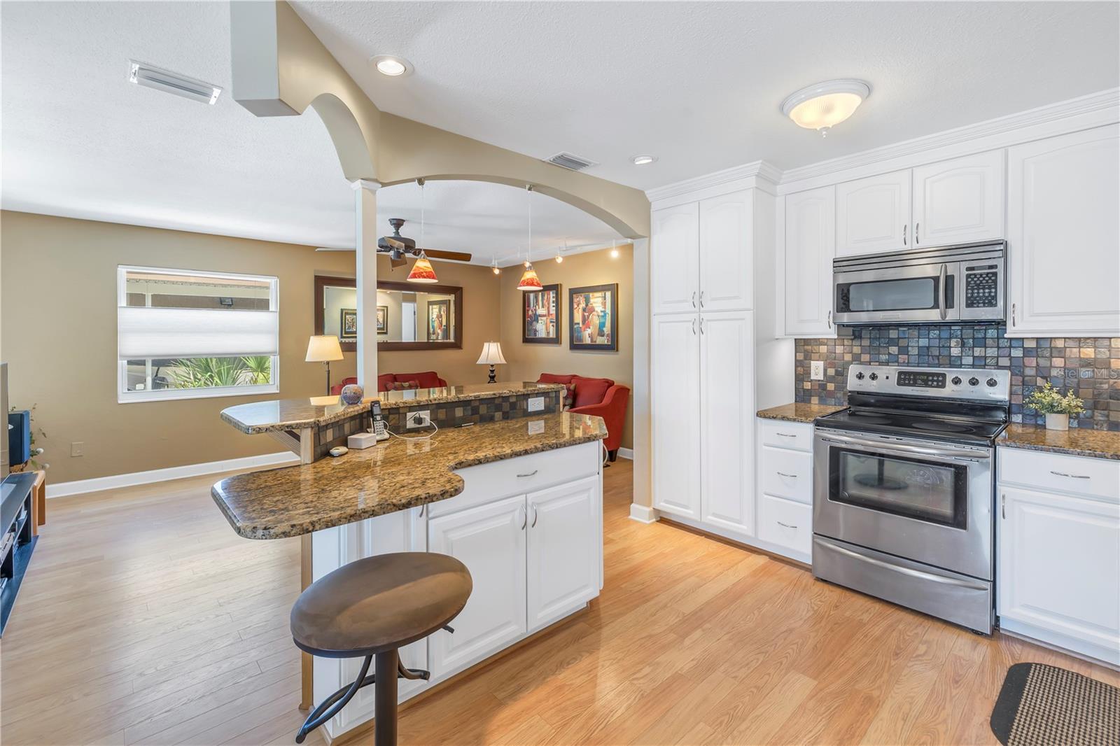 704 180TH AVE E, REDINGTON SHORES, FL, 33708