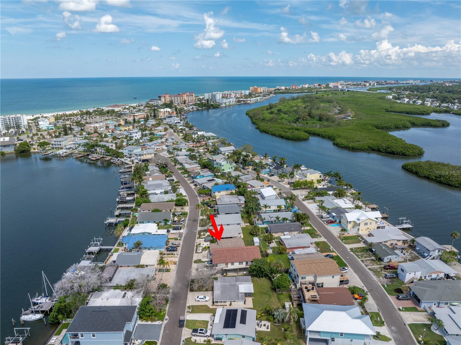 704 180TH AVE E, REDINGTON SHORES, FL, 33708