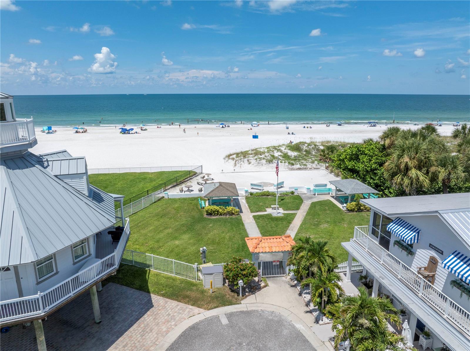 704 180TH AVE E, REDINGTON SHORES, FL, 33708
