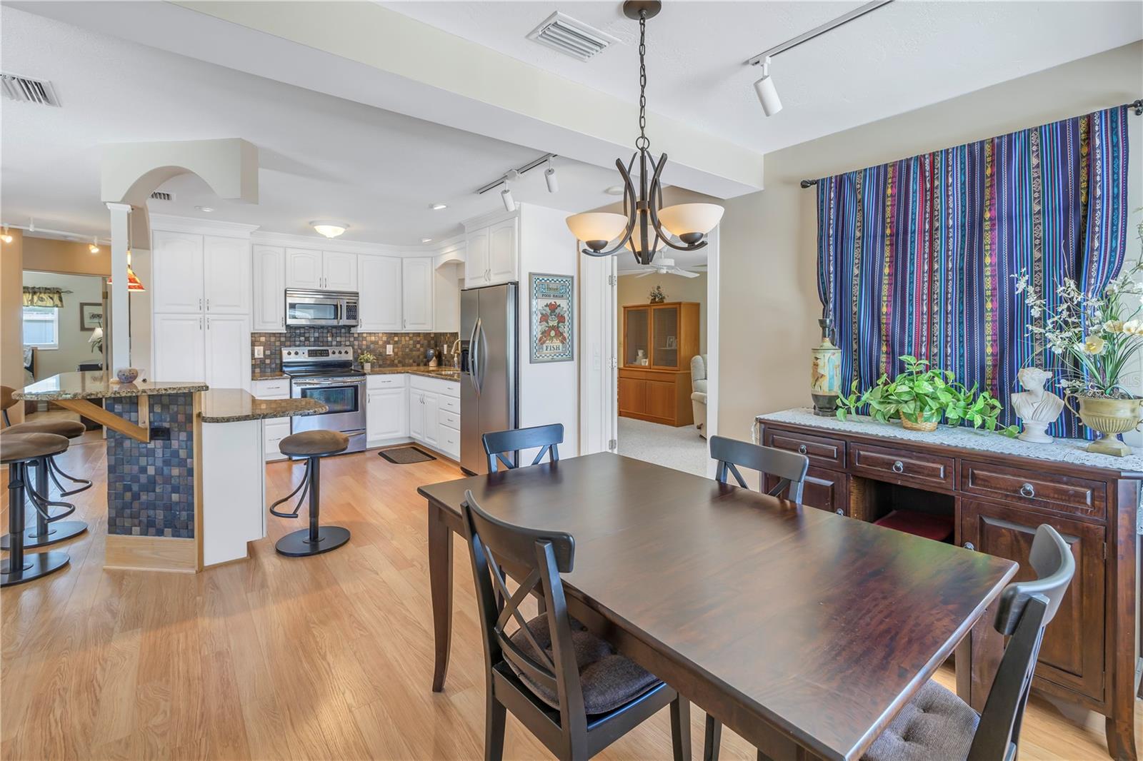 704 180TH AVE E, REDINGTON SHORES, FL, 33708