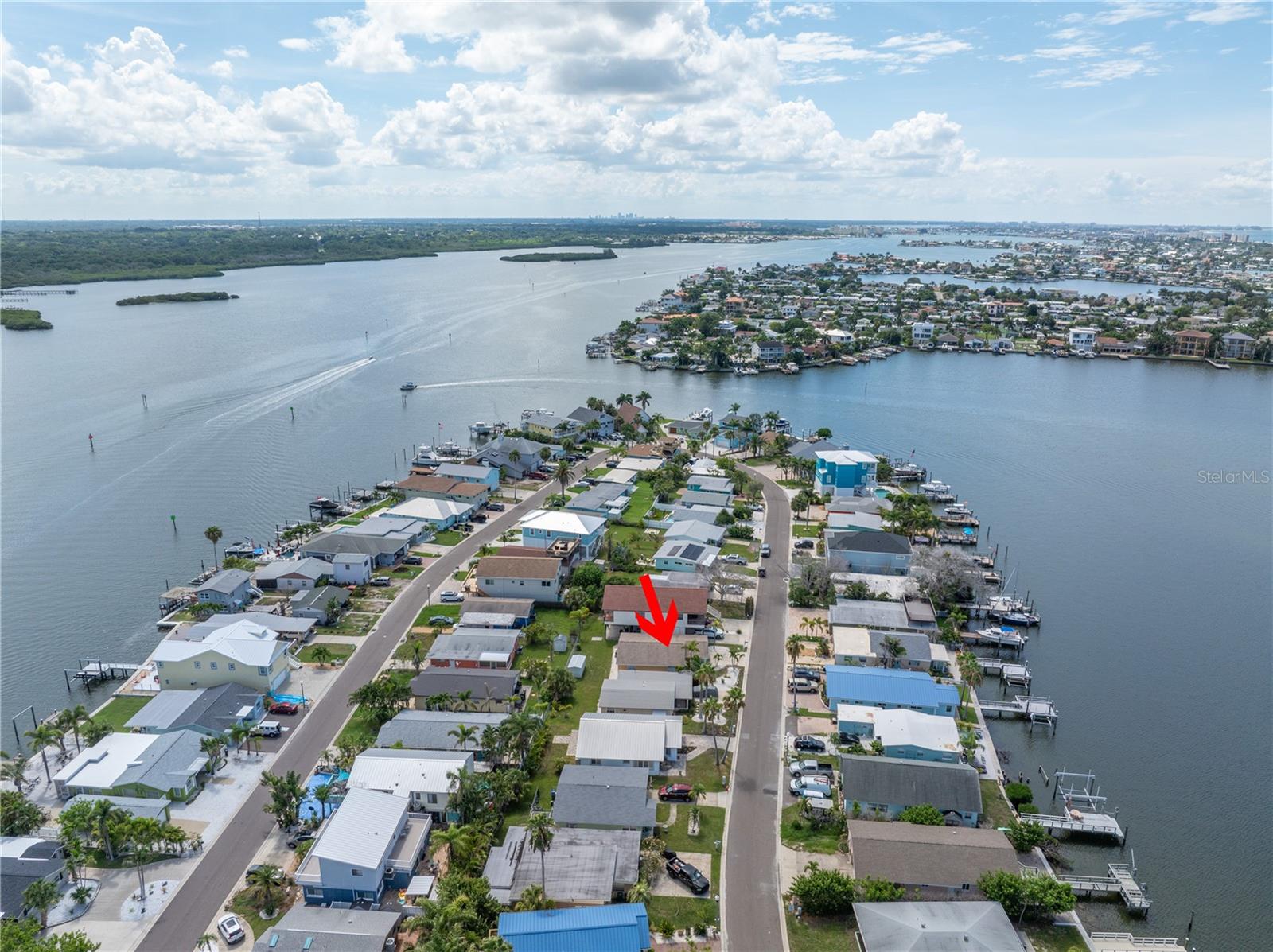 704 180TH AVE E, REDINGTON SHORES, FL, 33708