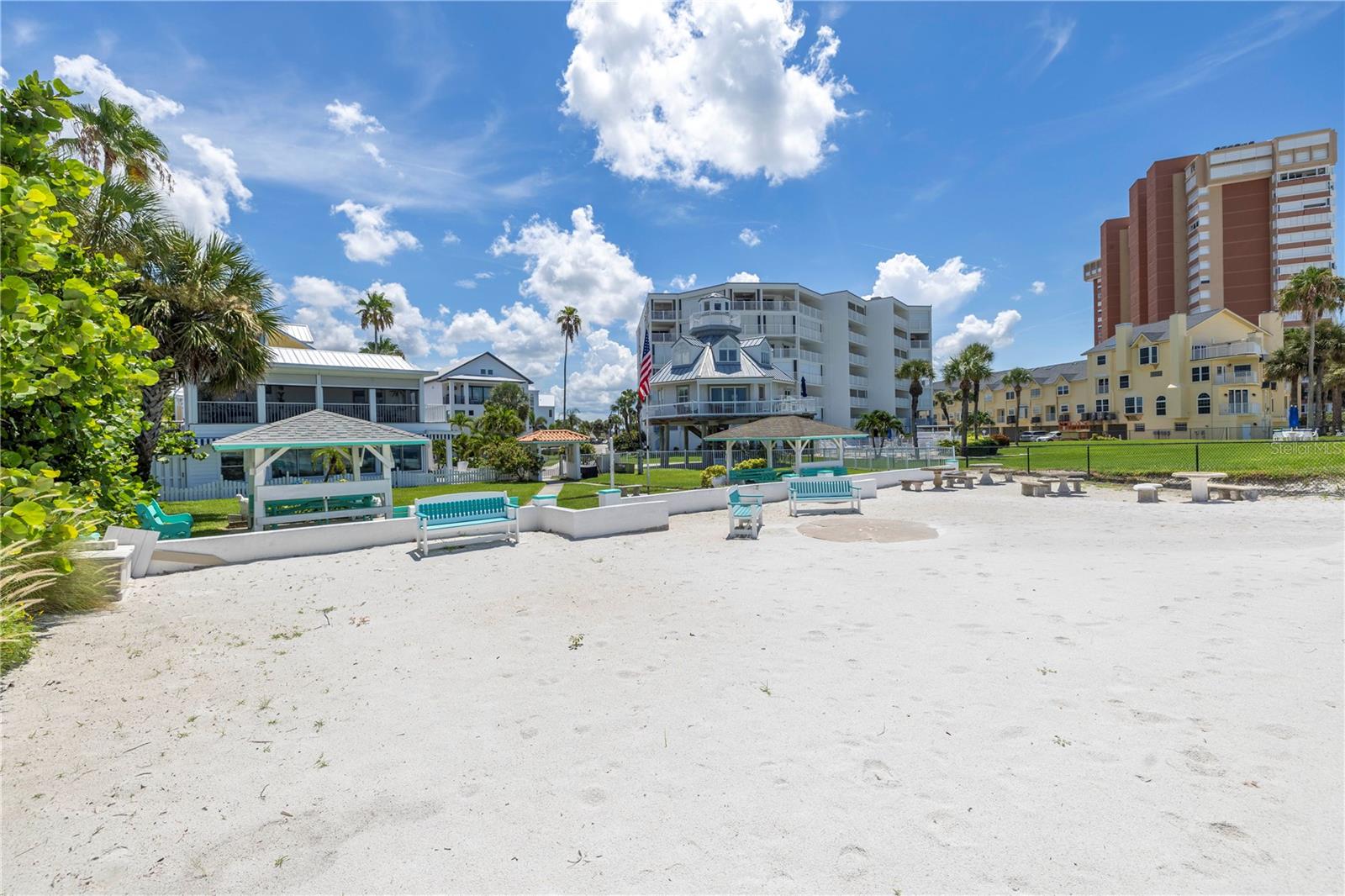 704 180TH AVE E, REDINGTON SHORES, FL, 33708