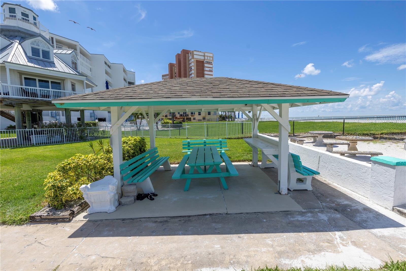 704 180TH AVE E, REDINGTON SHORES, FL, 33708