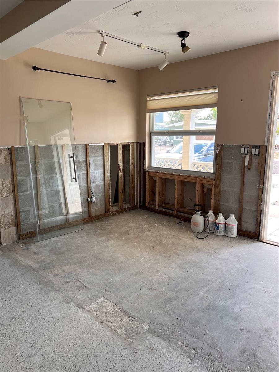 704 180TH AVE E, REDINGTON SHORES, FL, 33708