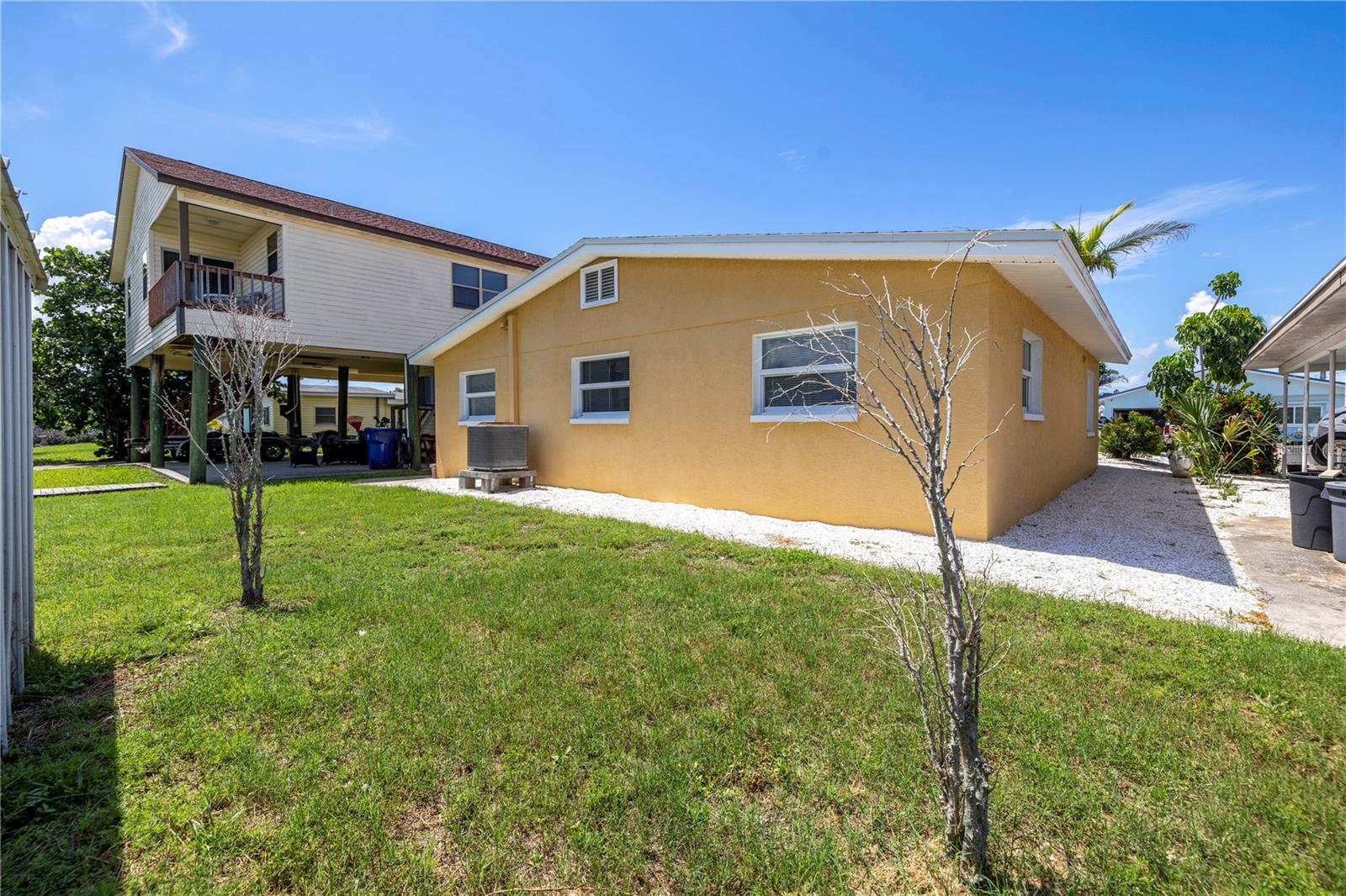 704 180TH AVE E, REDINGTON SHORES, FL, 33708