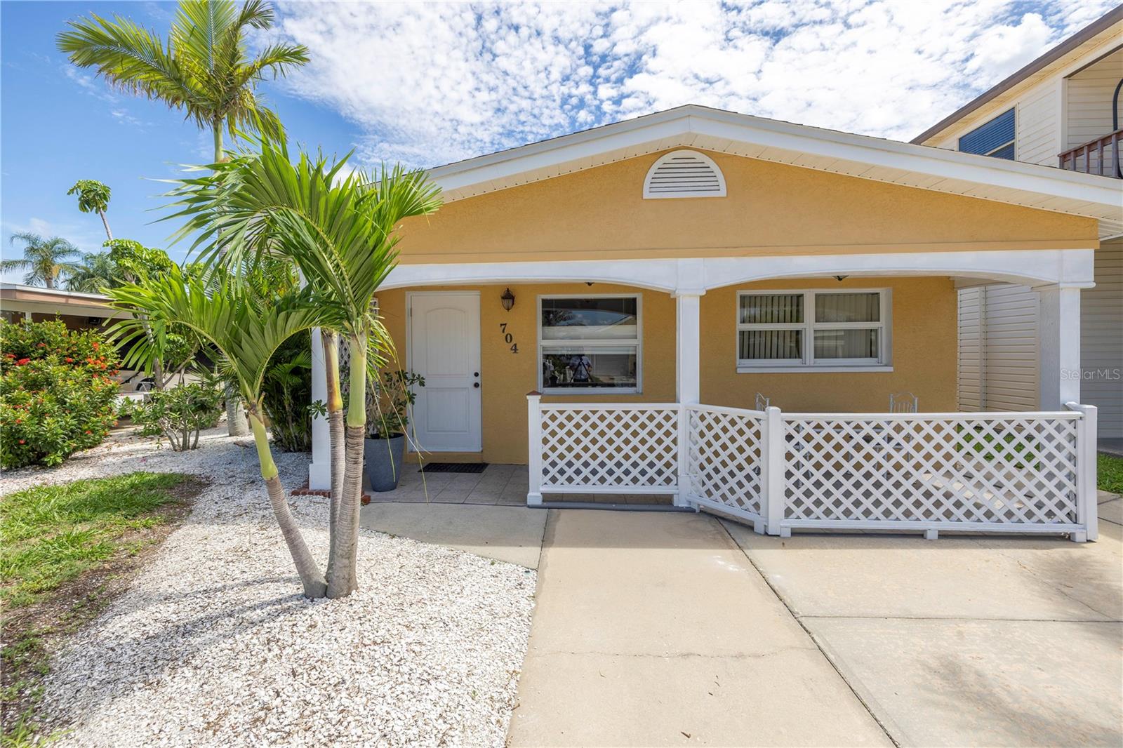 704 180TH AVE E, REDINGTON SHORES, FL, 33708