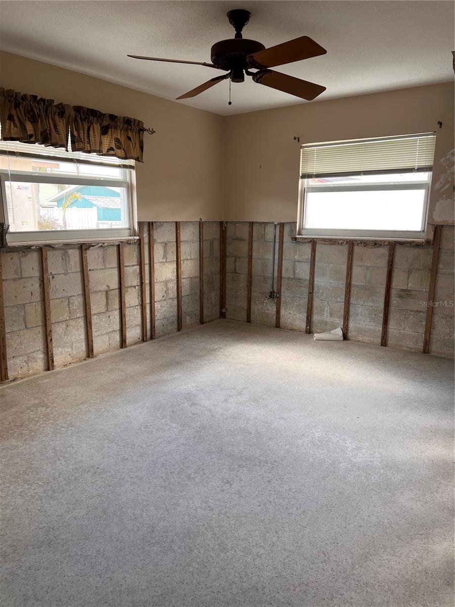 704 180TH AVE E, REDINGTON SHORES, FL, 33708