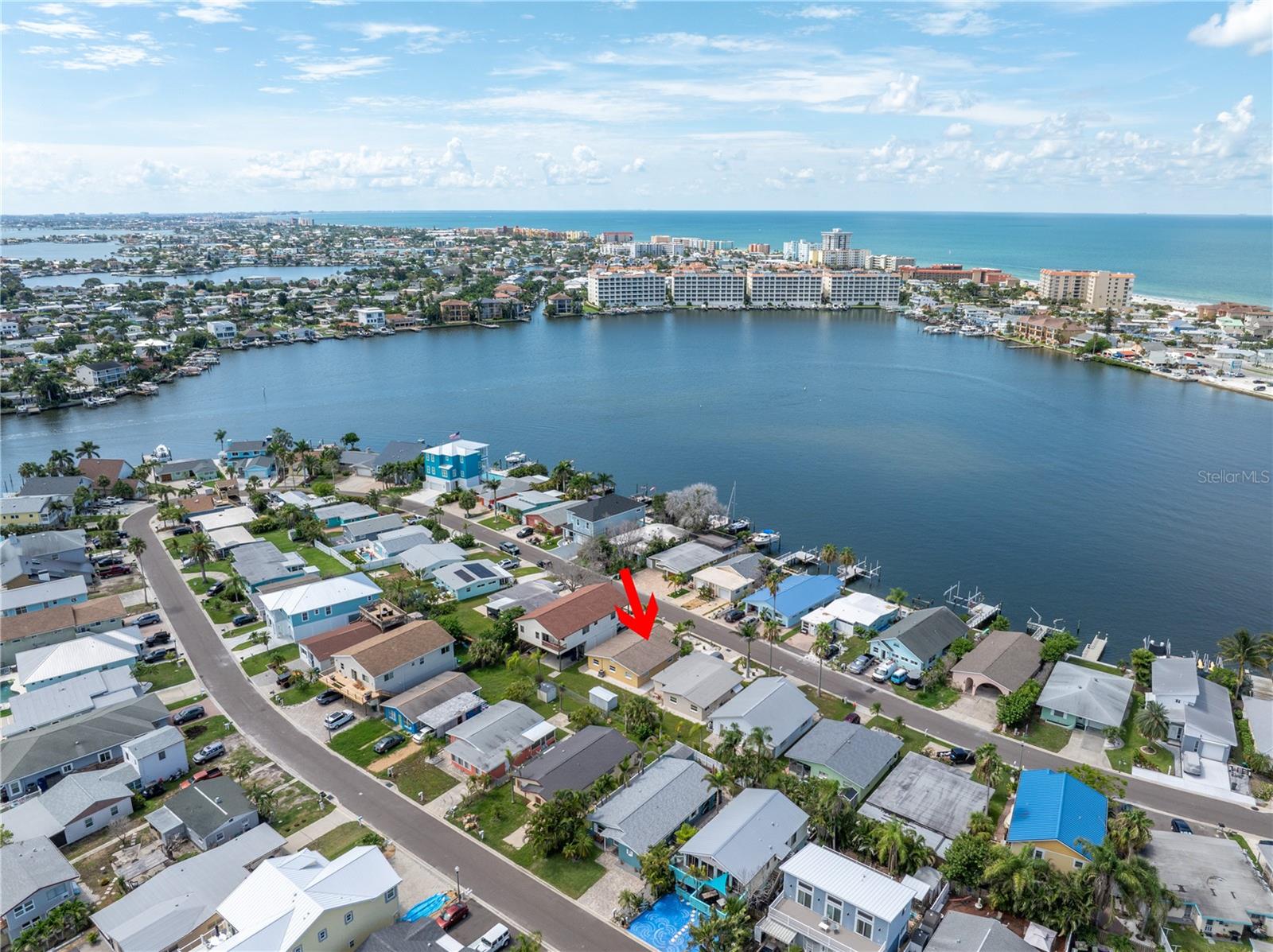 704 180TH AVE E, REDINGTON SHORES, FL, 33708