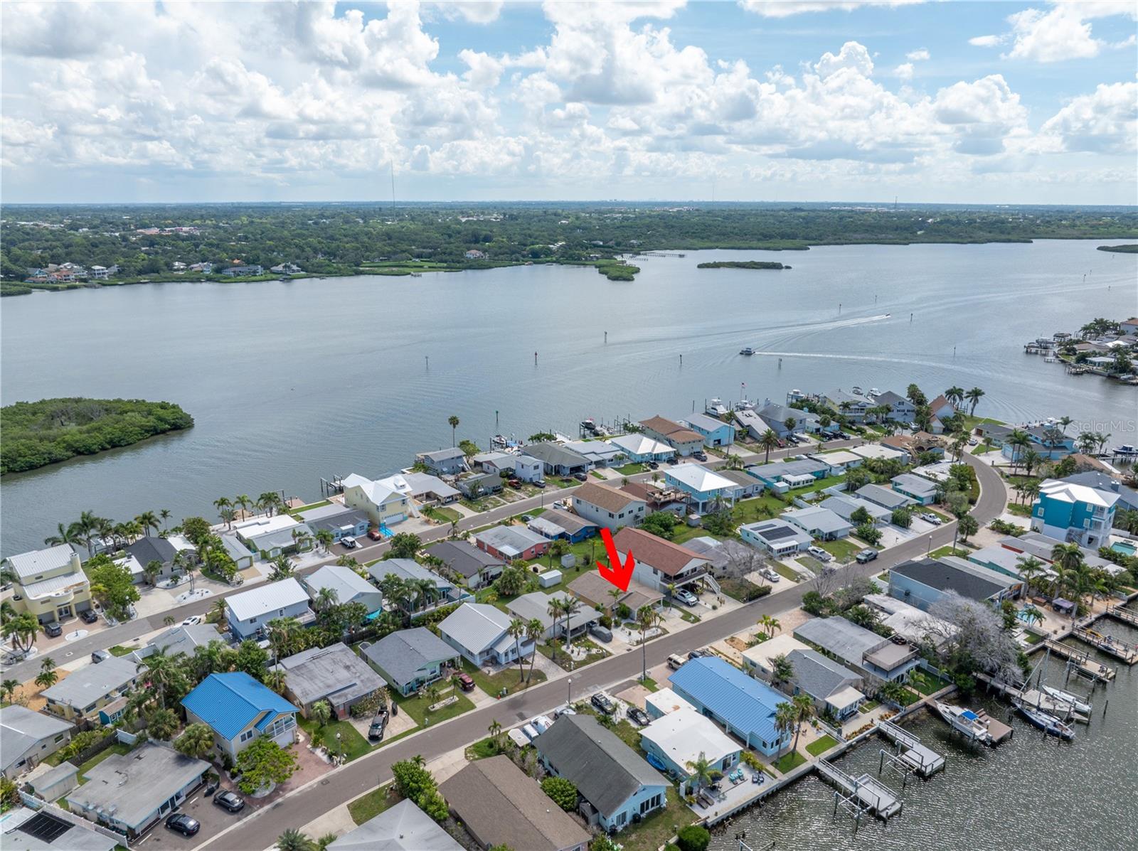 704 180TH AVE E, REDINGTON SHORES, FL, 33708