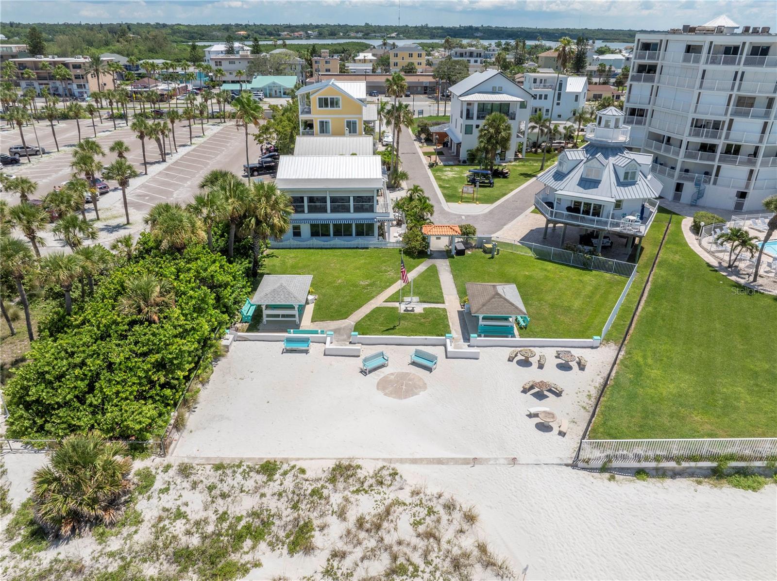 704 180TH AVE E, REDINGTON SHORES, FL, 33708