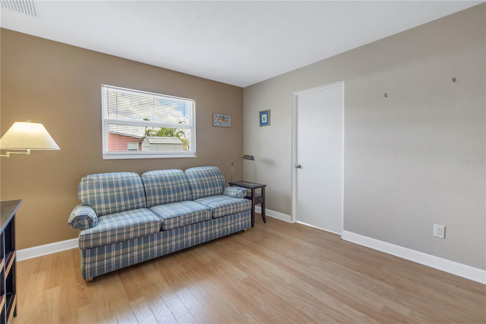 704 180TH AVE E, REDINGTON SHORES, FL, 33708