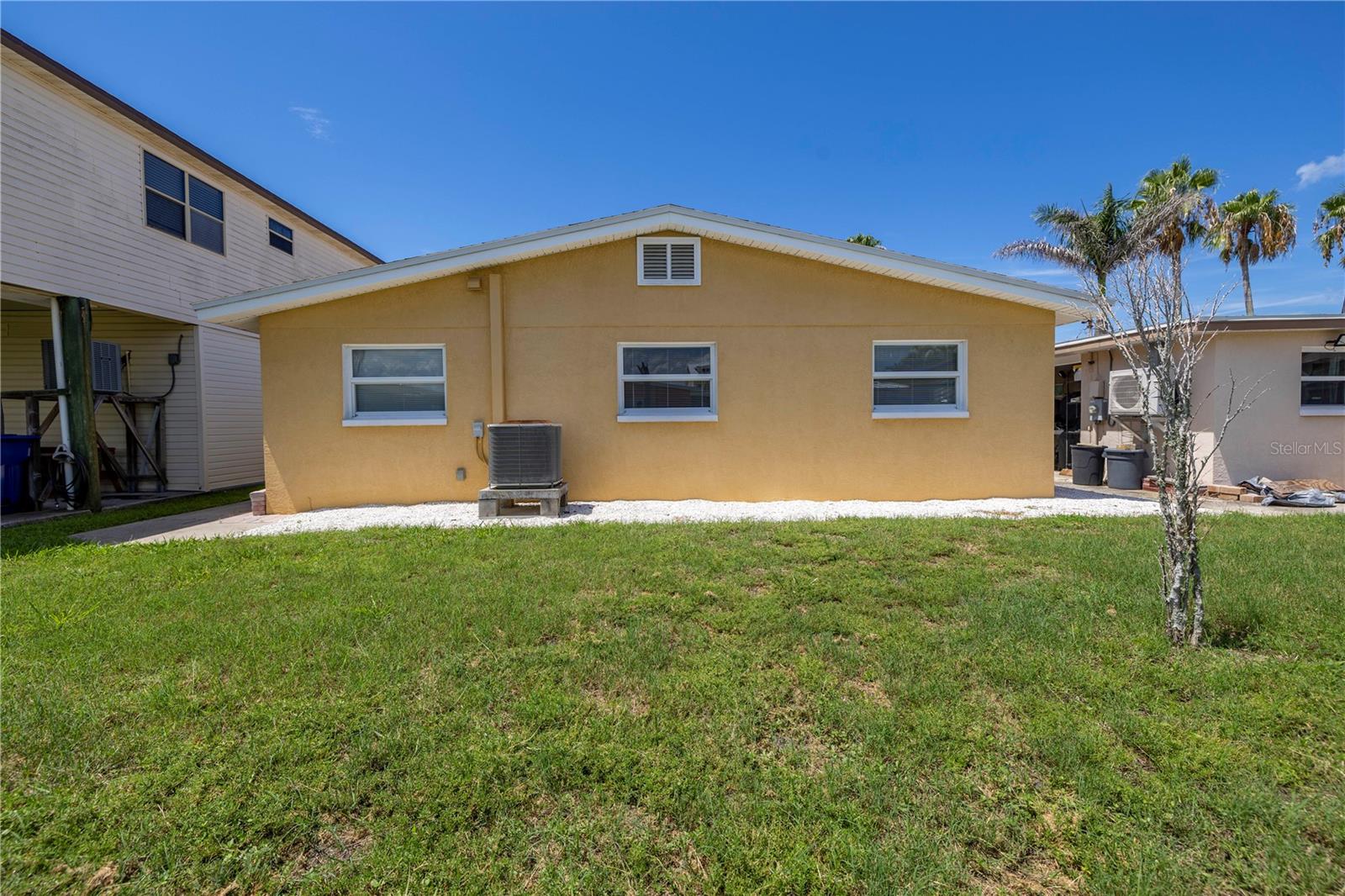 704 180TH AVE E, REDINGTON SHORES, FL, 33708