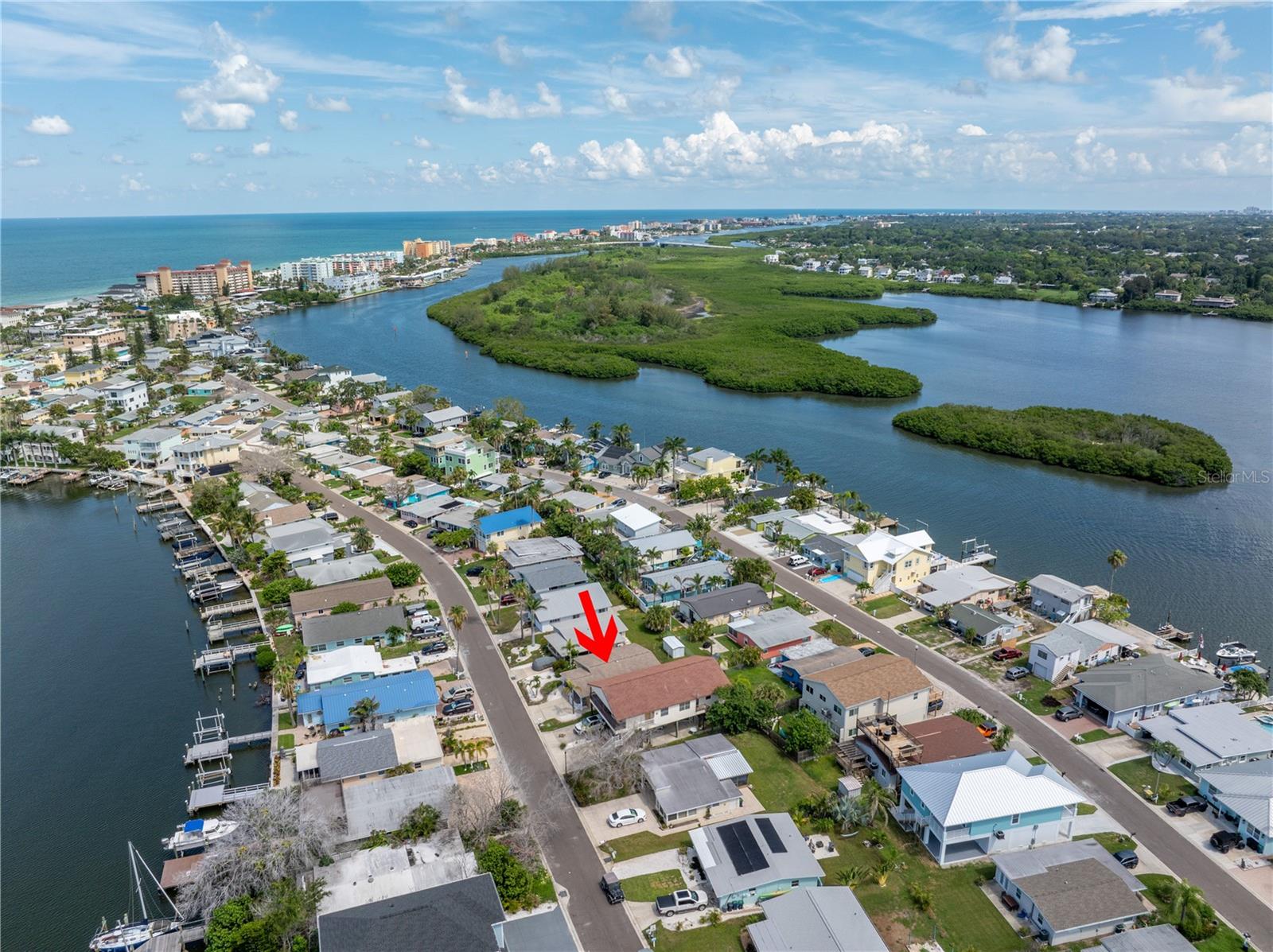 704 180TH AVE E, REDINGTON SHORES, FL, 33708