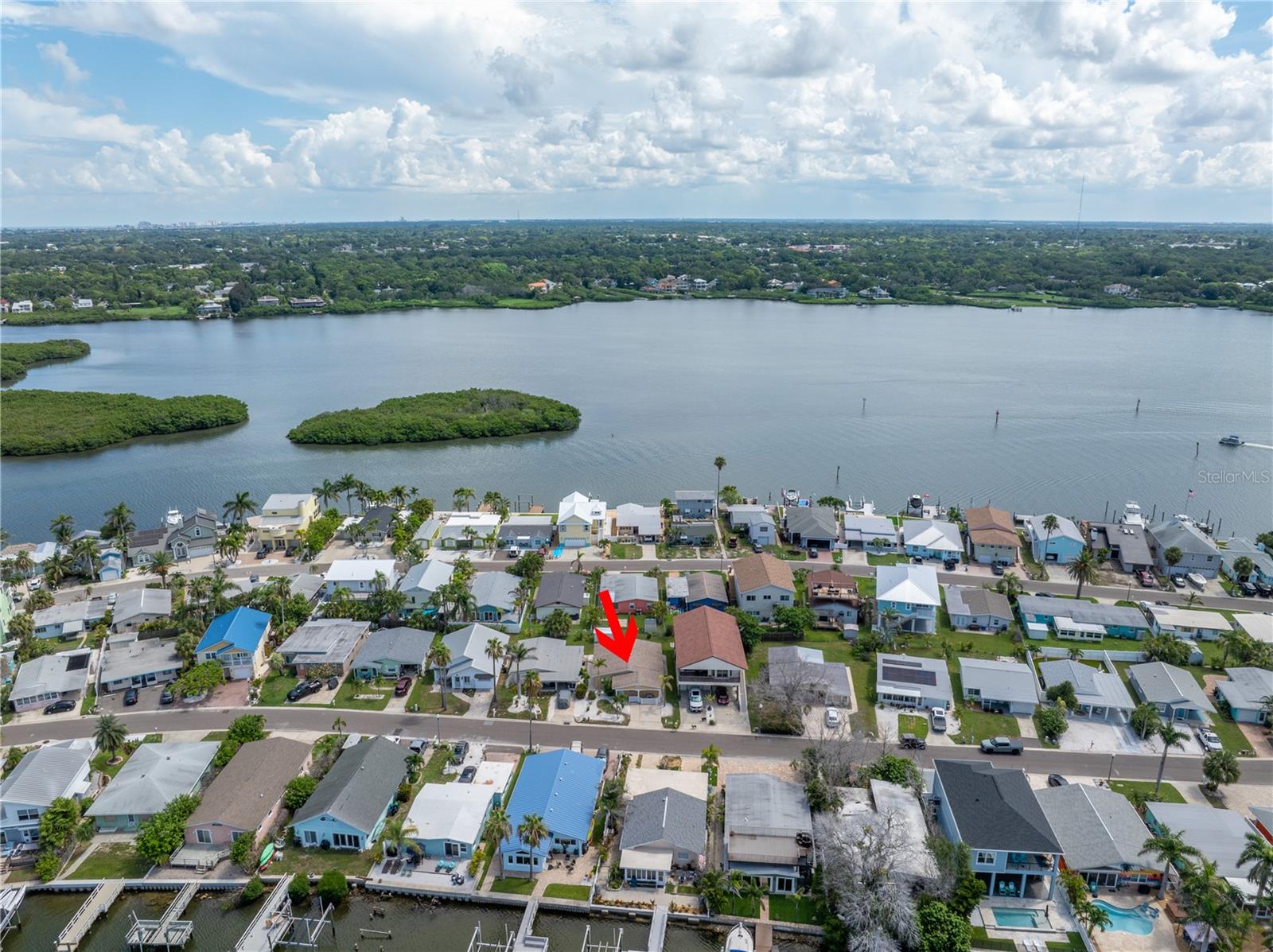 704 180TH AVE E, REDINGTON SHORES, FL, 33708