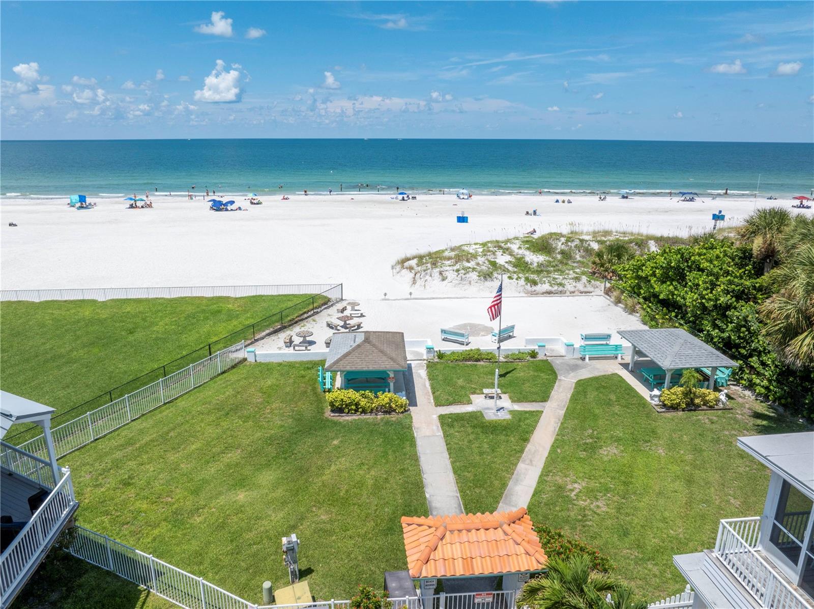 704 180TH AVE E, REDINGTON SHORES, FL, 33708