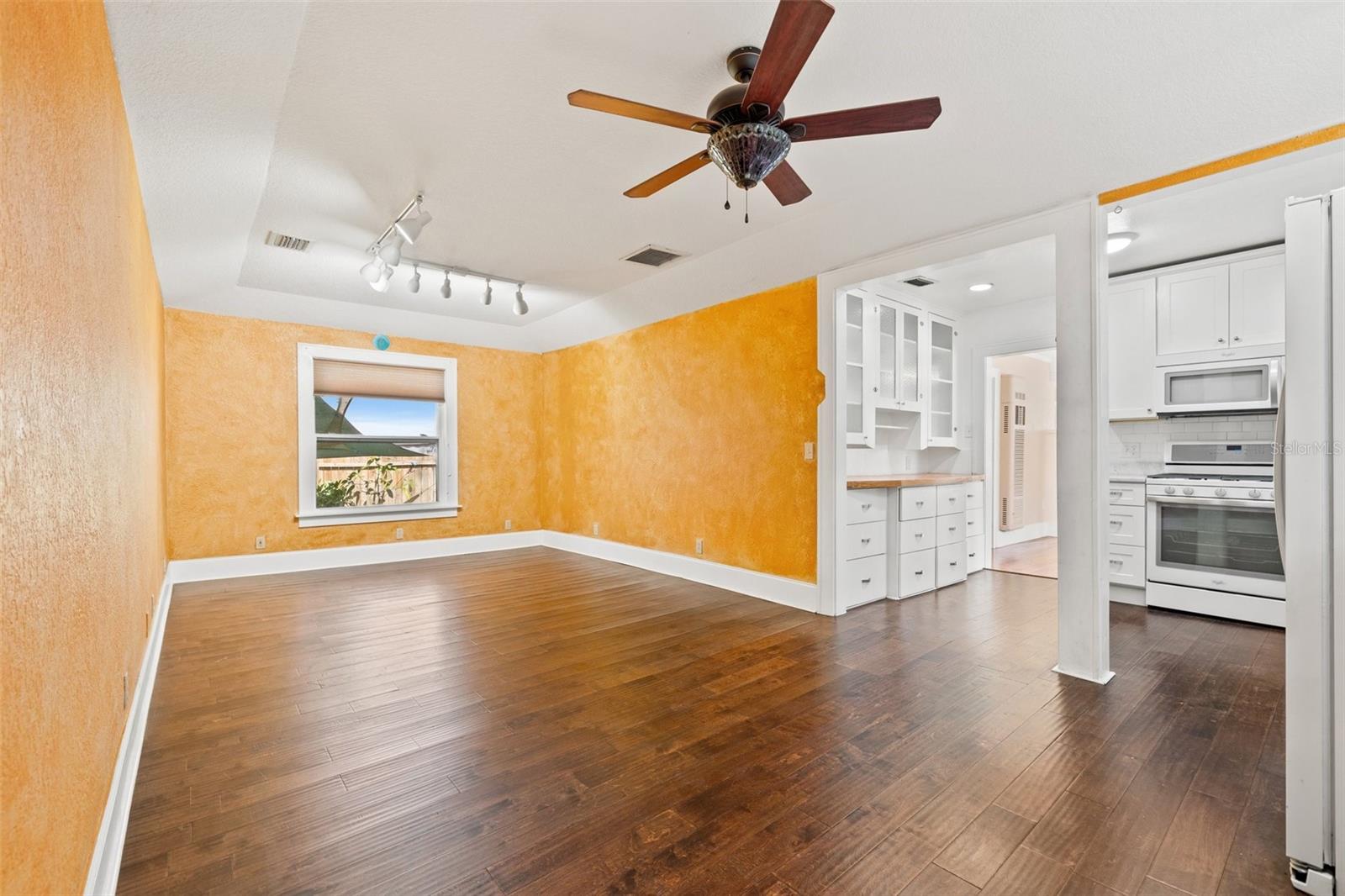 3235 8TH AVE N, ST PETERSBURG, FL, 33713