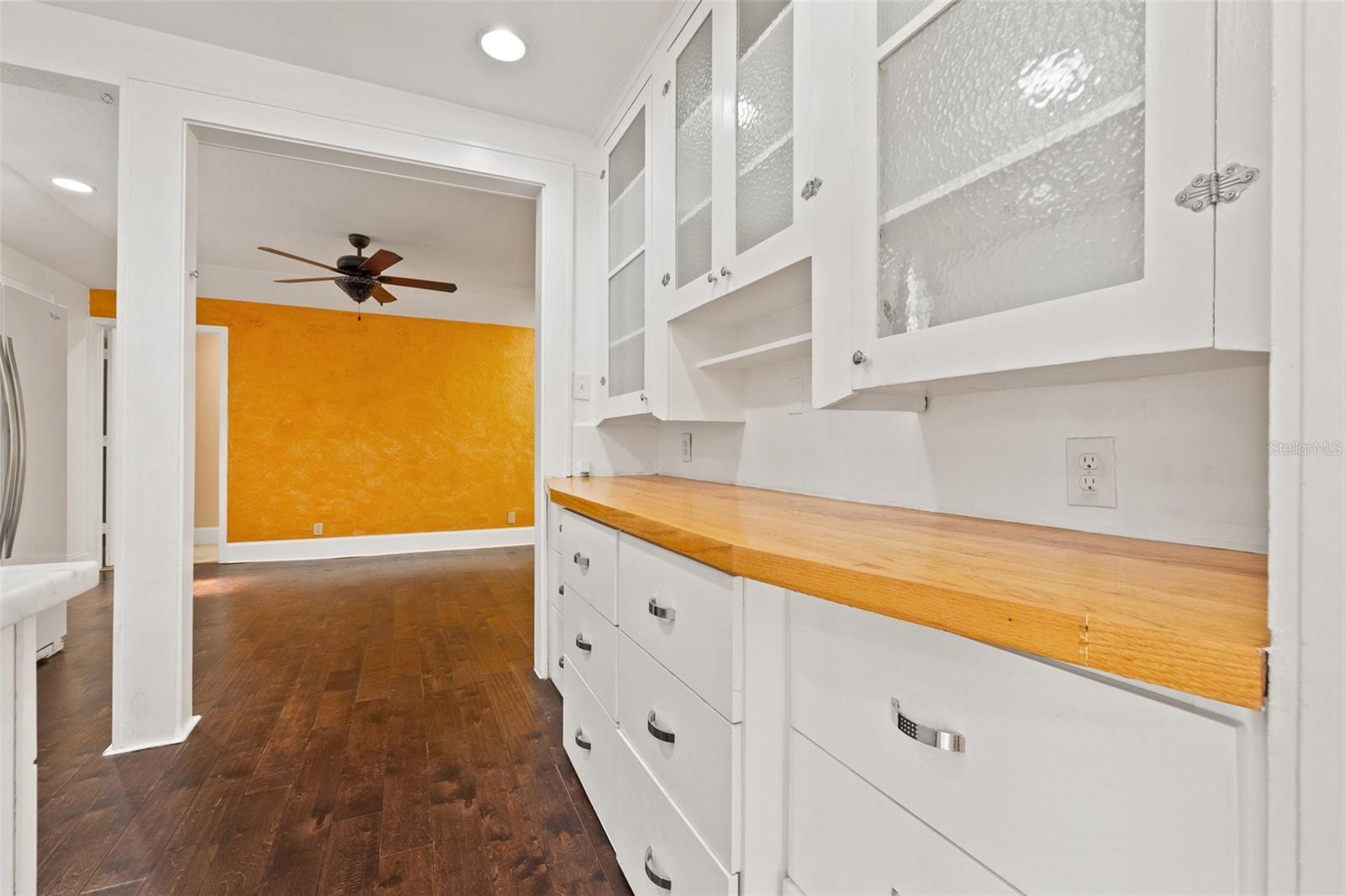 3235 8TH AVE N, ST PETERSBURG, FL, 33713