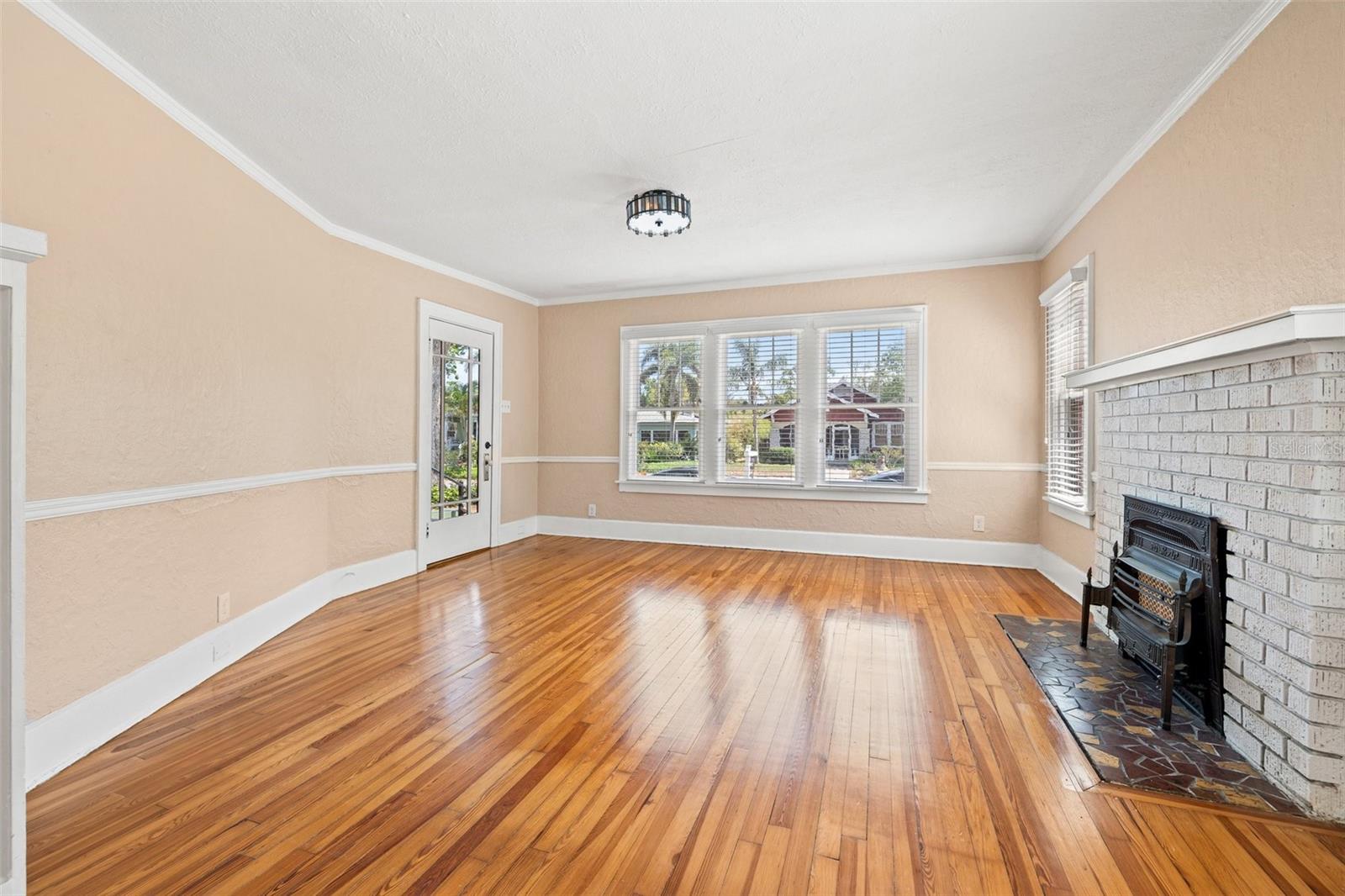 3235 8TH AVE N, ST PETERSBURG, FL, 33713