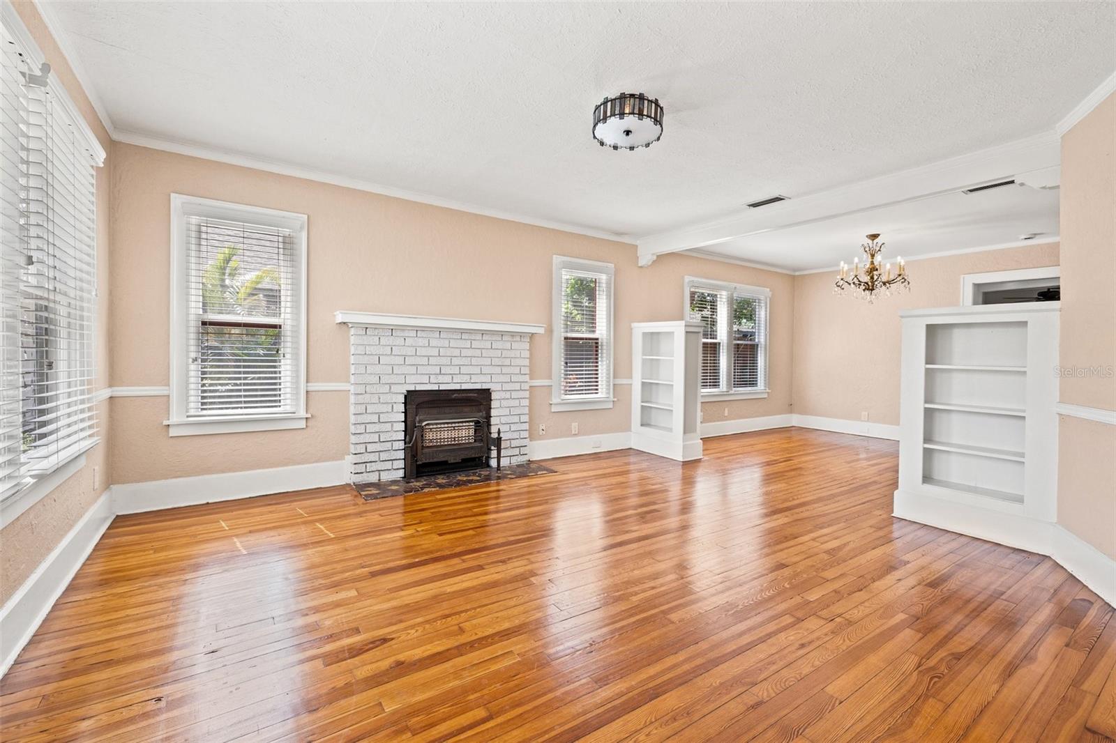 3235 8TH AVE N, ST PETERSBURG, FL, 33713