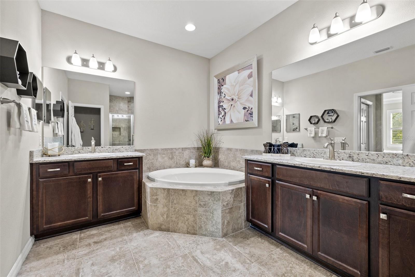 8106 PINE CREST ST, SEMINOLE, FL, 33777