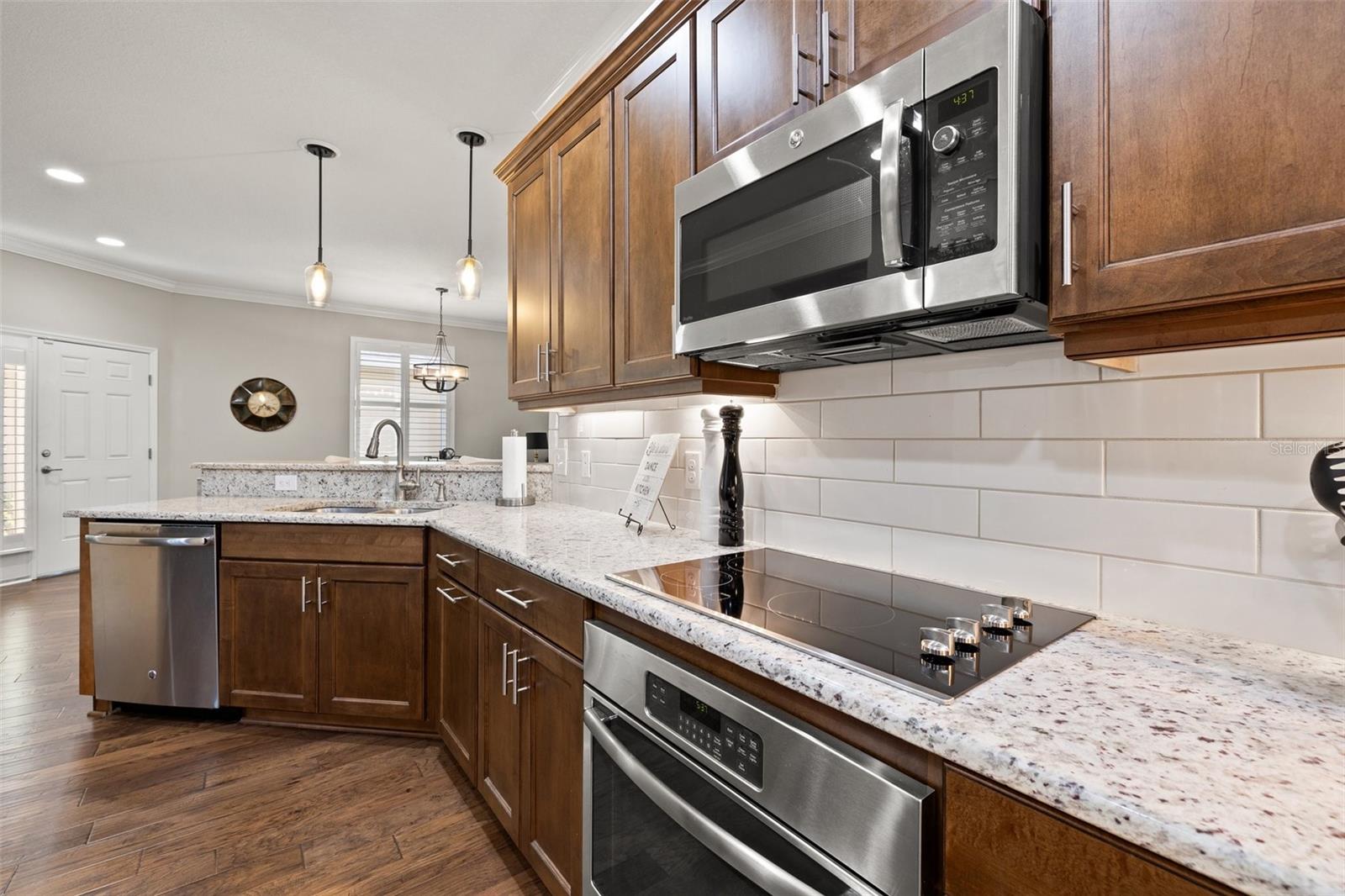 8106 PINE CREST ST, SEMINOLE, FL, 33777