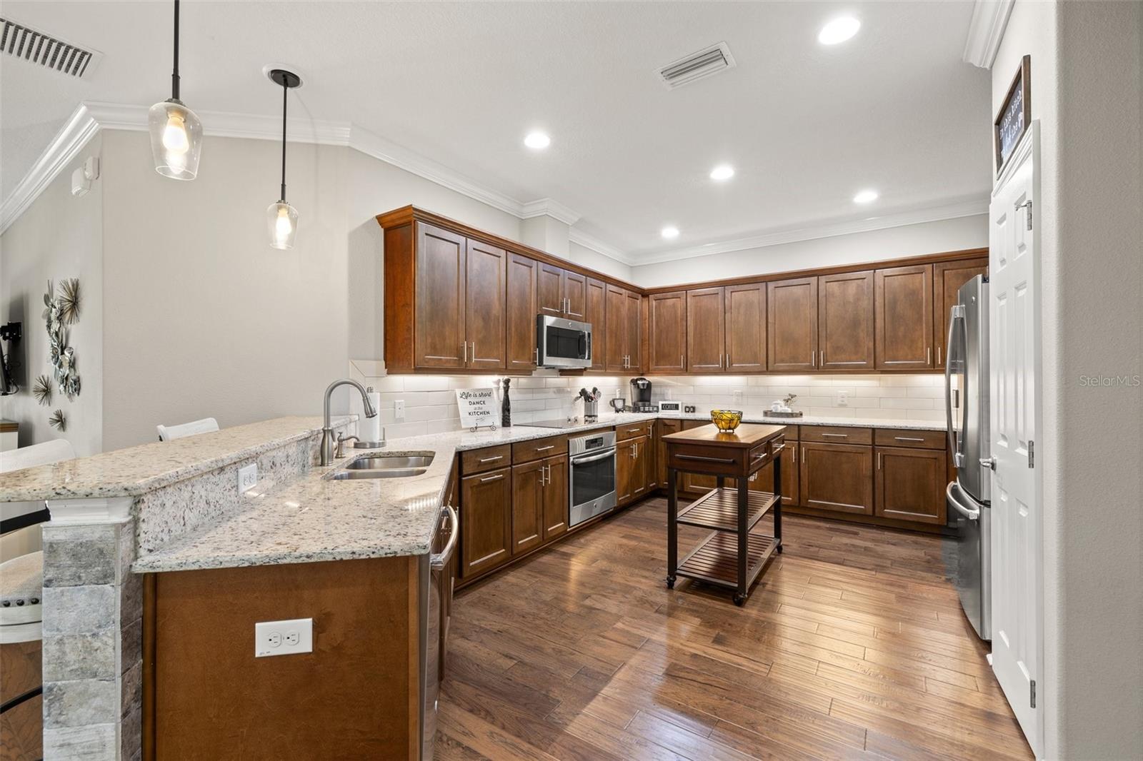 8106 PINE CREST ST, SEMINOLE, FL, 33777