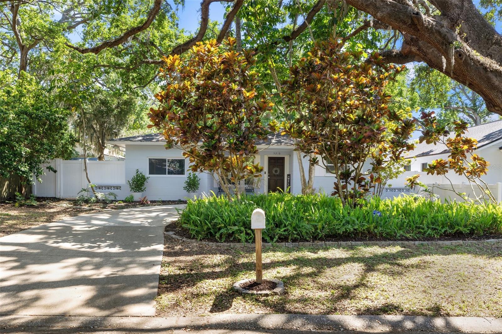 5216 40TH AVE N, ST PETERSBURG, FL, 33709