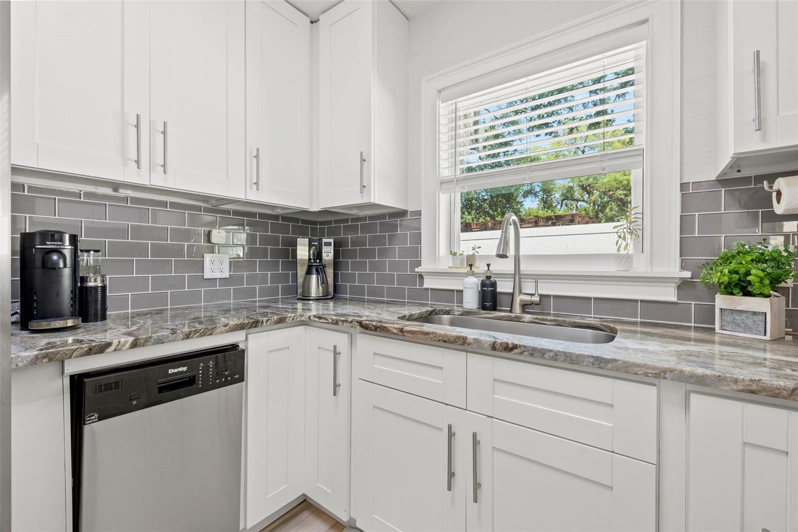 5216 40TH AVE N, ST PETERSBURG, FL, 33709