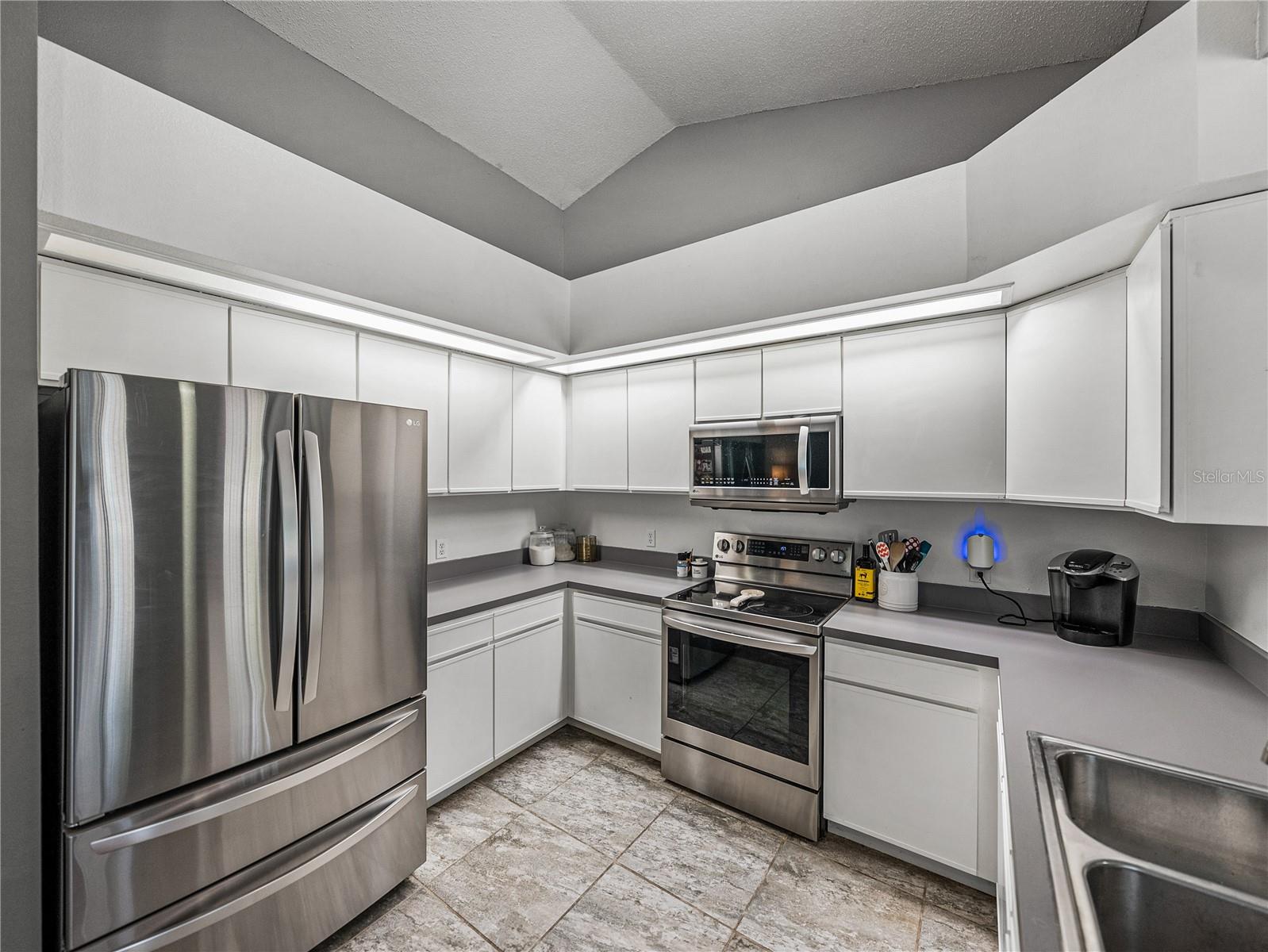 2745 HORSESHOE DR, PLANT CITY, FL, 33566