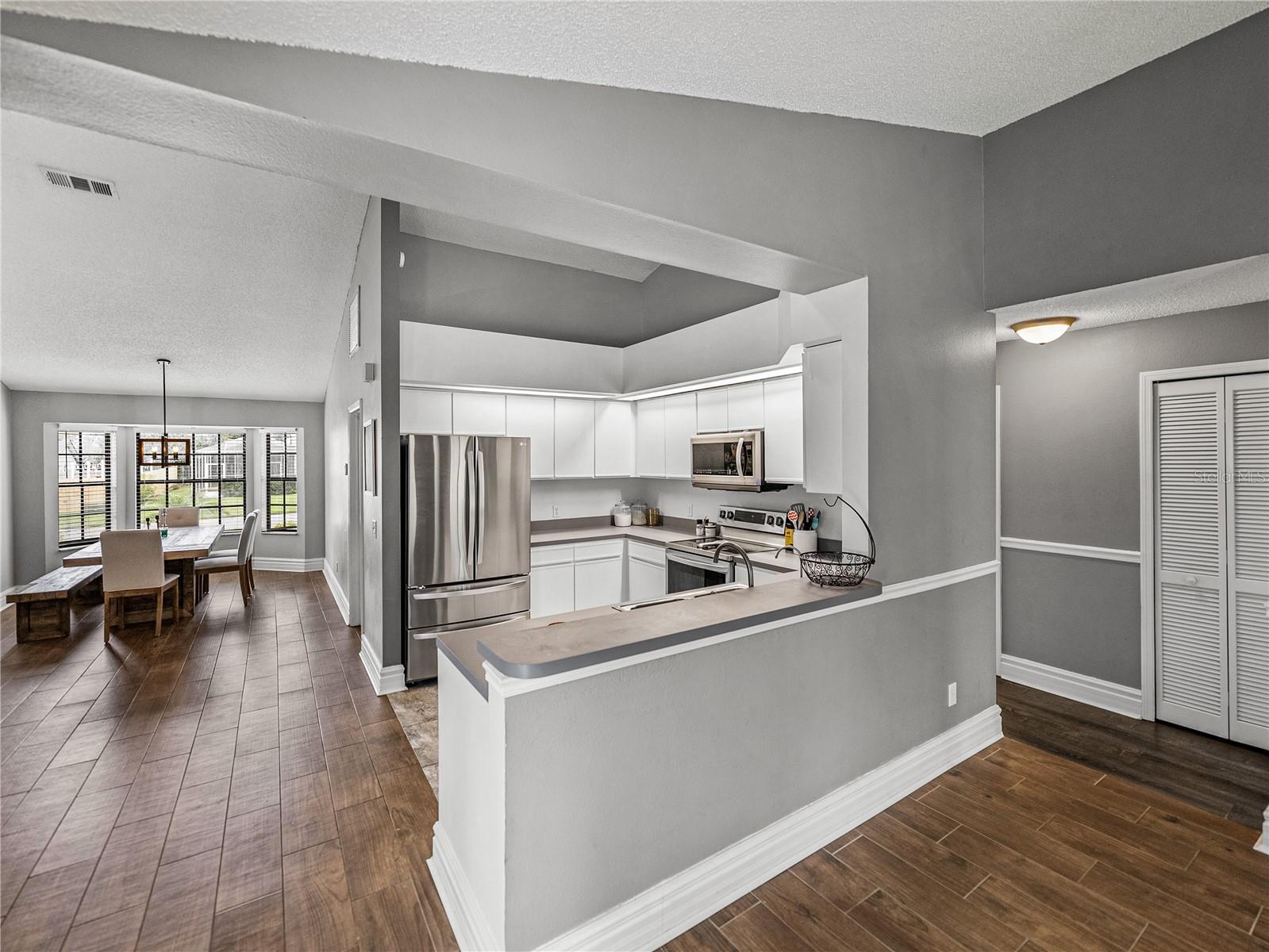 2745 HORSESHOE DR, PLANT CITY, FL, 33566