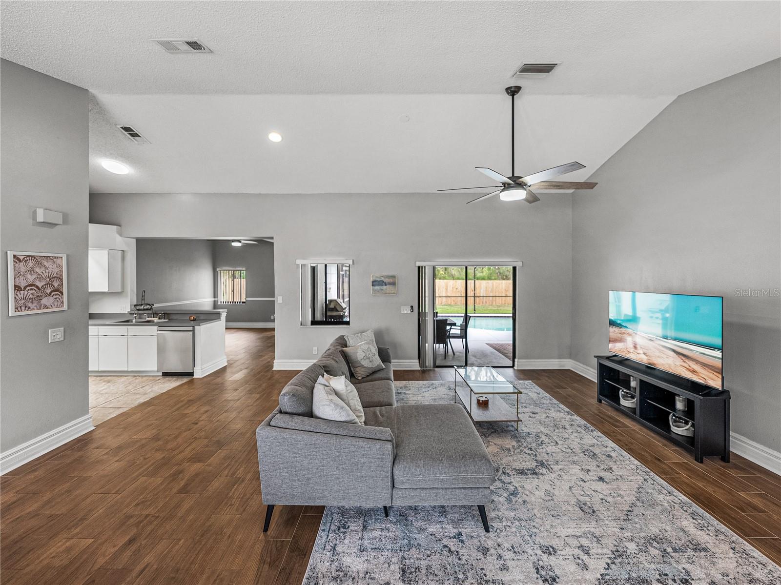 2745 HORSESHOE DR, PLANT CITY, FL, 33566