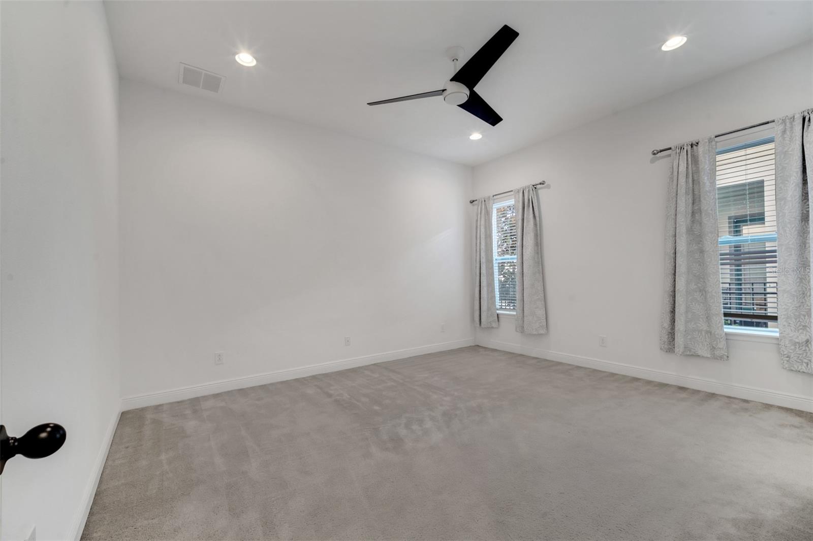 8258 NEMOURS PKWY, ORLANDO, FL, 32827