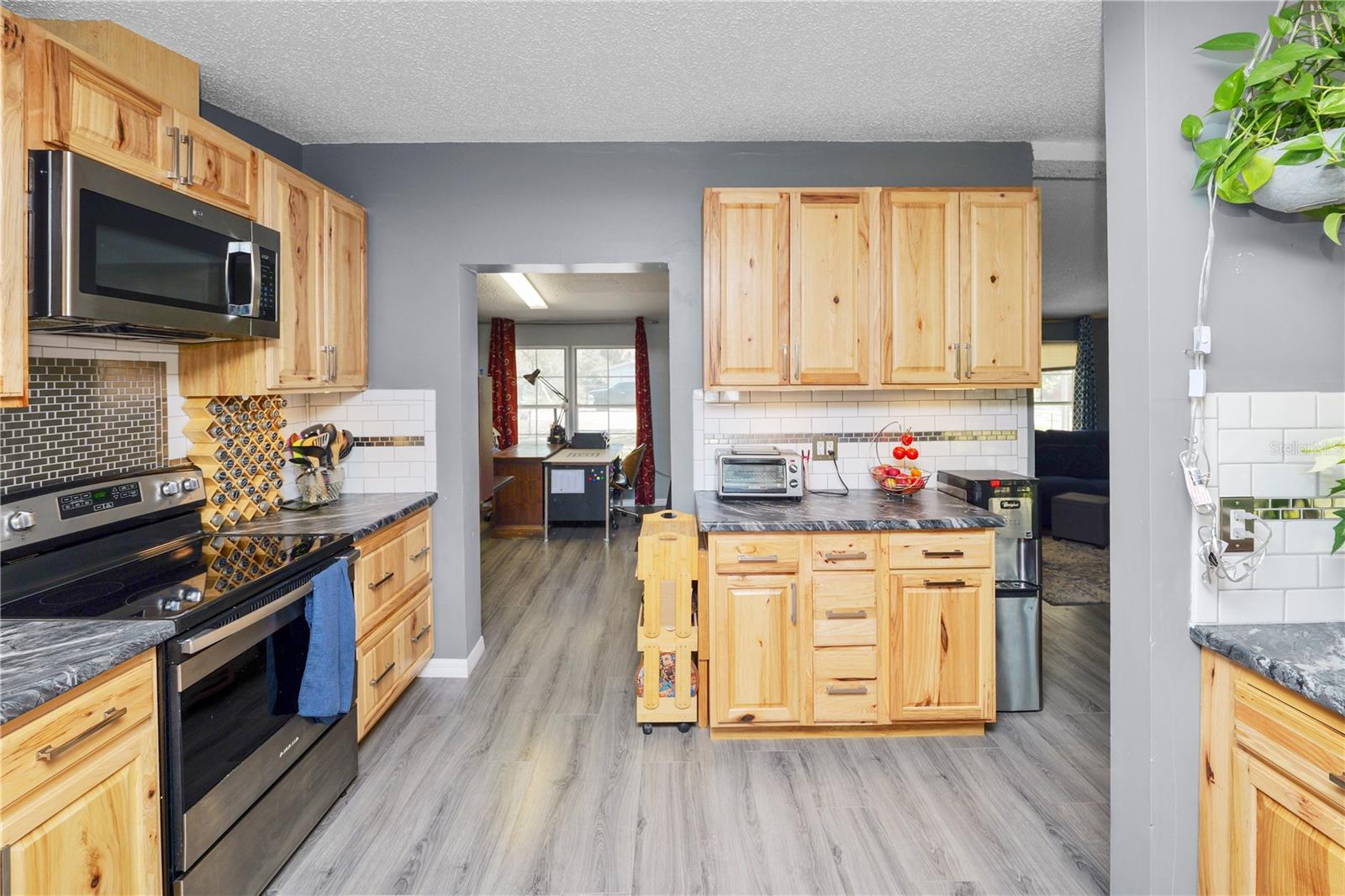 11019 SPIVEY RD, GIBSONTON, FL, 33534