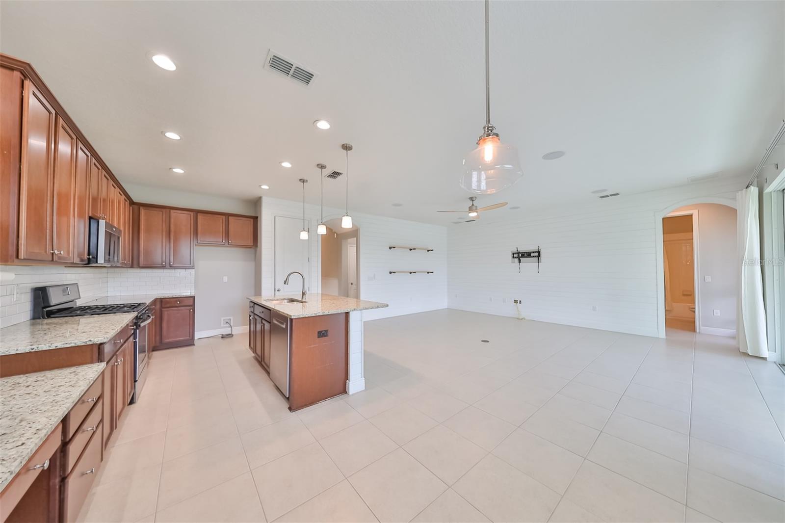 7010 OLD BENTON DR, APOLLO BEACH, FL, 33572