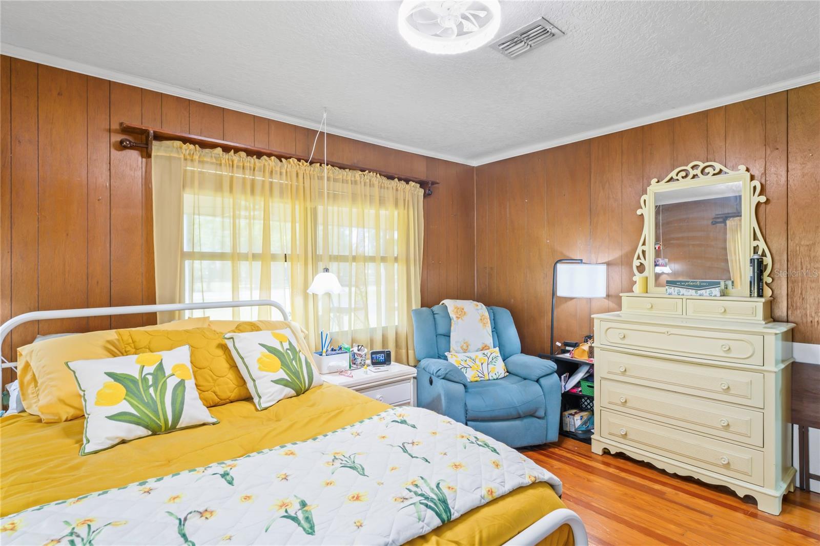 2102 W KNIGHTS GRIFFIN RD, PLANT CITY, FL, 33565