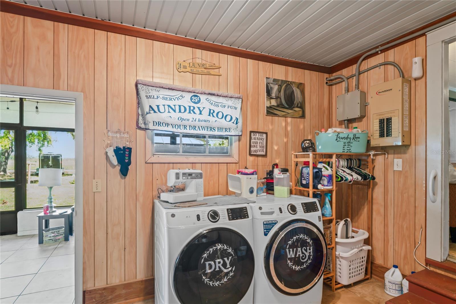 2102 W KNIGHTS GRIFFIN RD, PLANT CITY, FL, 33565