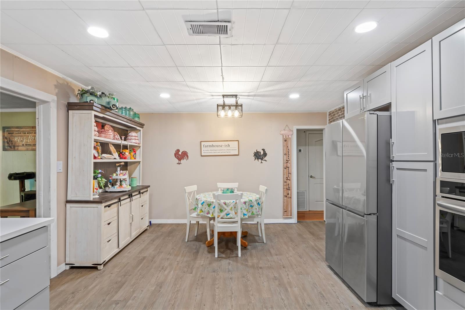 2102 W KNIGHTS GRIFFIN RD, PLANT CITY, FL, 33565