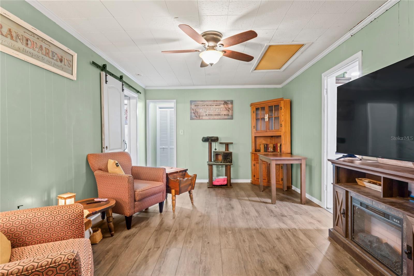 2102 W KNIGHTS GRIFFIN RD, PLANT CITY, FL, 33565