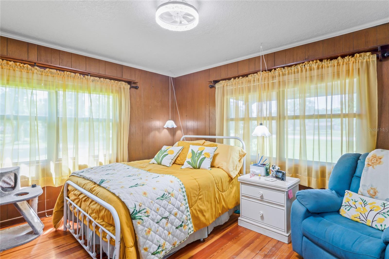 2102 W KNIGHTS GRIFFIN RD, PLANT CITY, FL, 33565