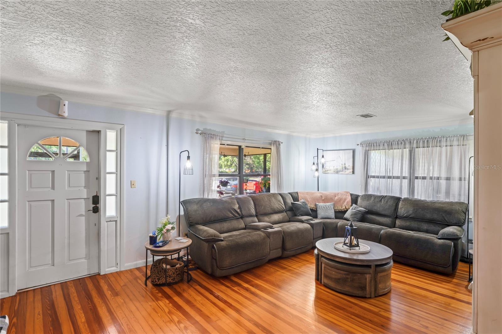 2102 W KNIGHTS GRIFFIN RD, PLANT CITY, FL, 33565