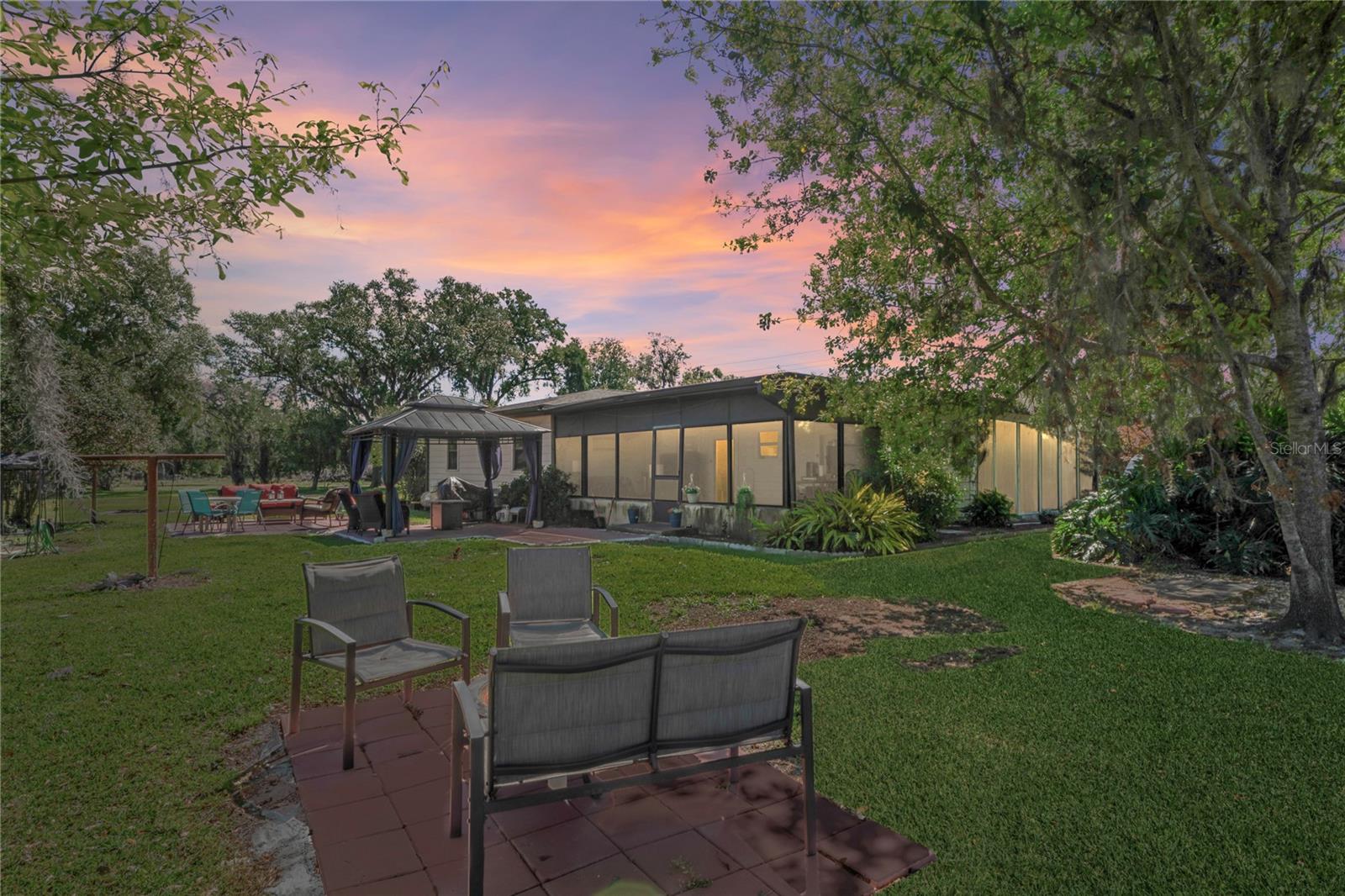 2102 W KNIGHTS GRIFFIN RD, PLANT CITY, FL, 33565