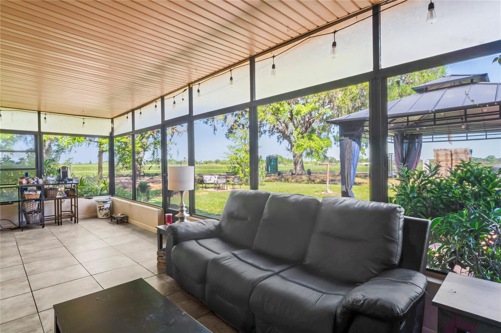 2102 W KNIGHTS GRIFFIN RD, PLANT CITY, FL, 33565