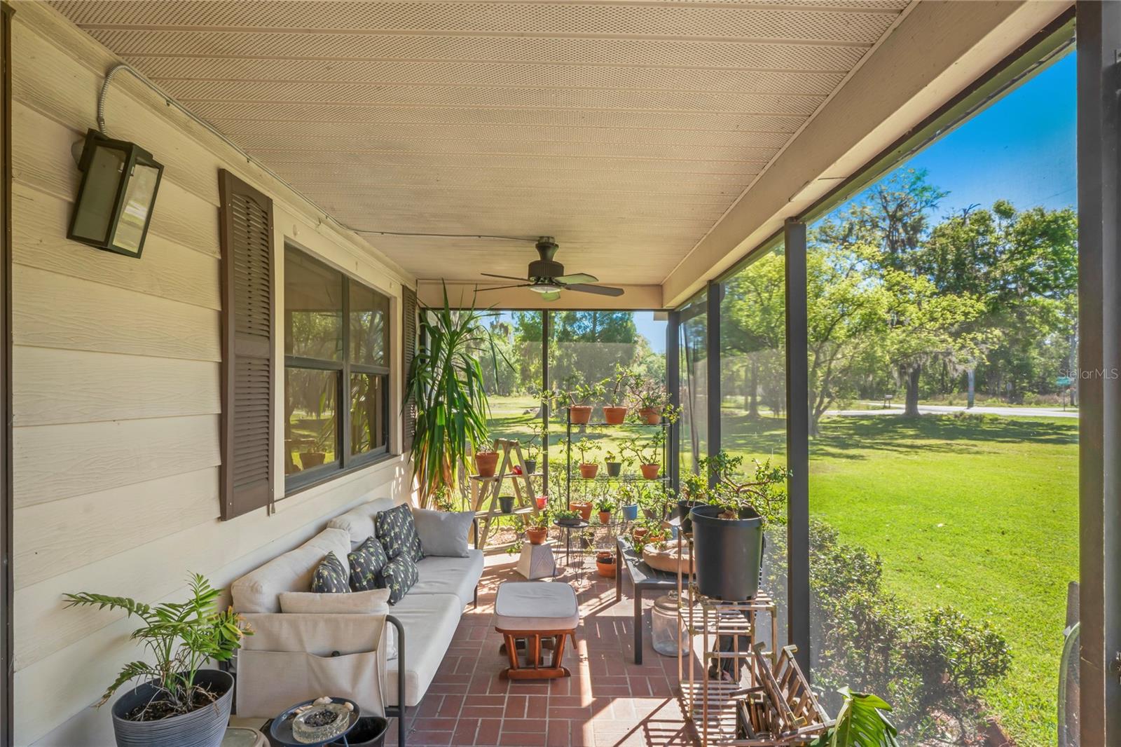 2102 W KNIGHTS GRIFFIN RD, PLANT CITY, FL, 33565