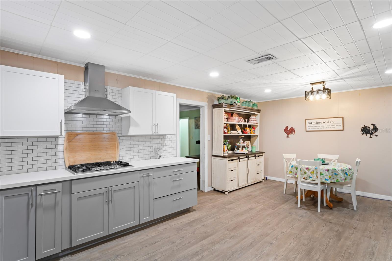 2102 W KNIGHTS GRIFFIN RD, PLANT CITY, FL, 33565