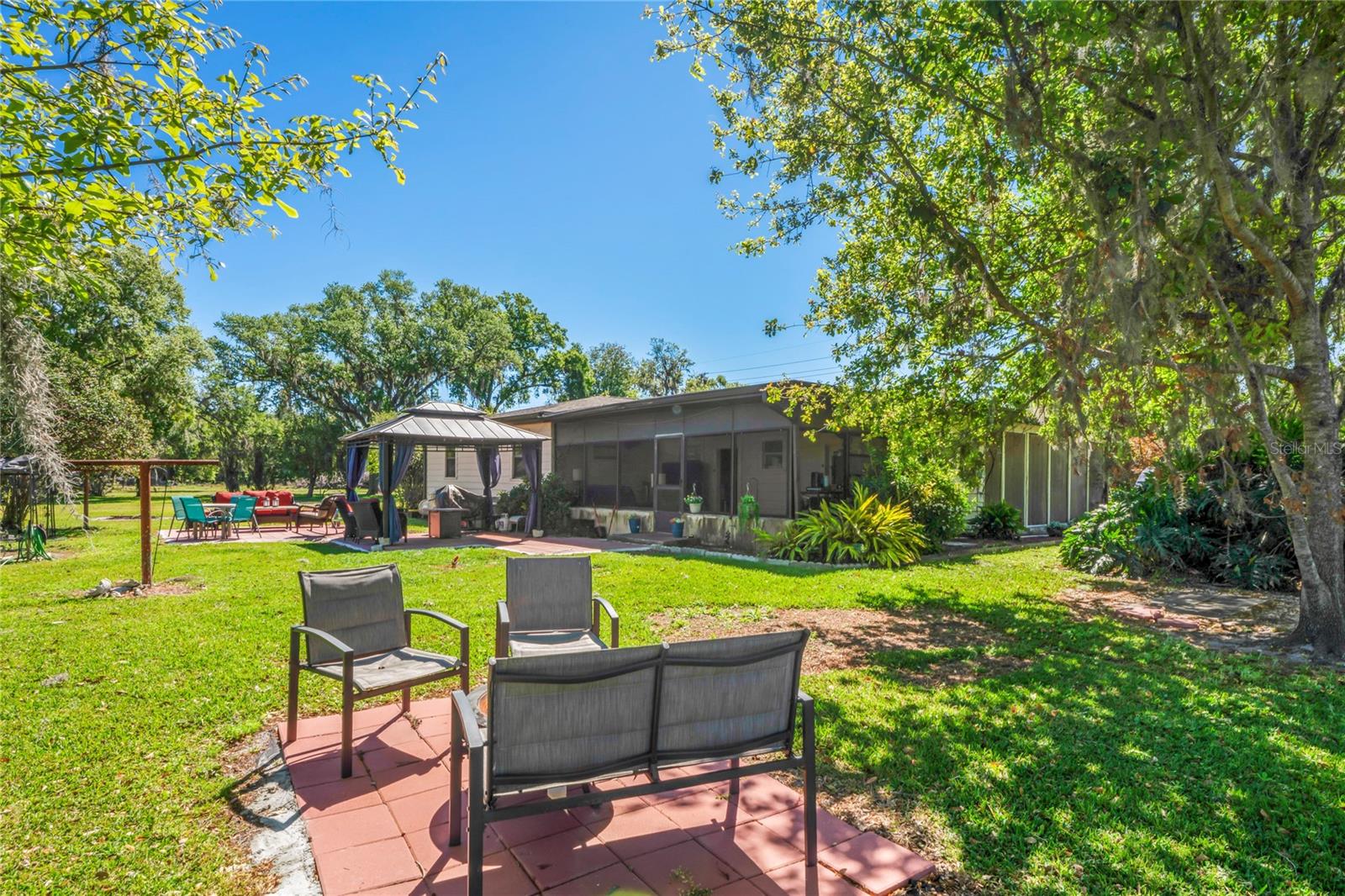 2102 W KNIGHTS GRIFFIN RD, PLANT CITY, FL, 33565