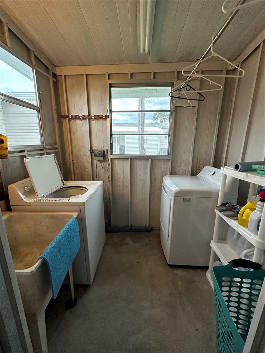 274 E OUTER DR, VENICE, FL, 34285