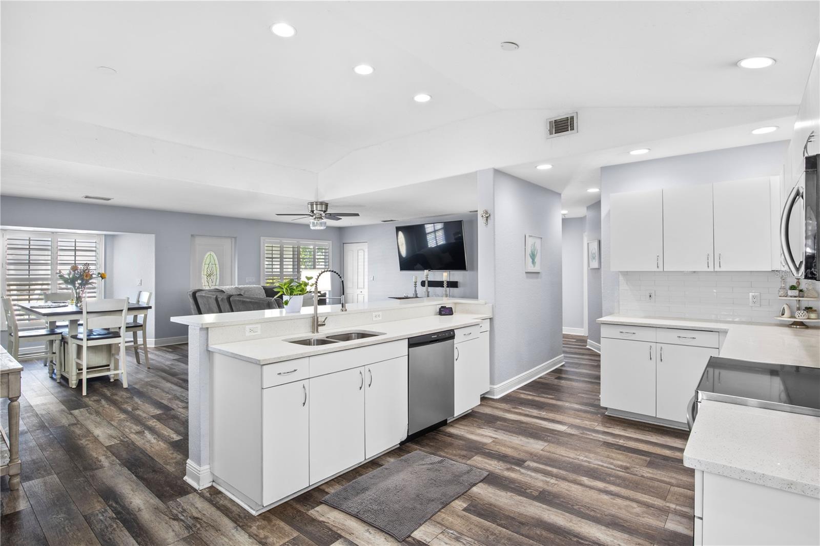 4003 3RD AVE NW, BRADENTON, FL, 34209