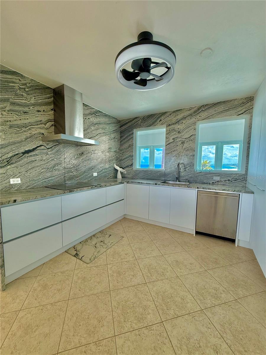 PR9111949 Property Photo