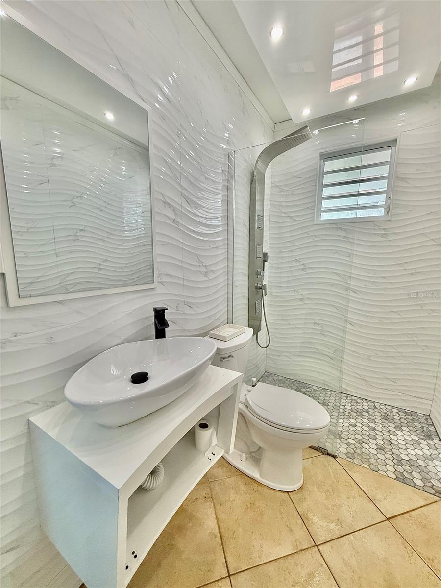 PR9111949 Property Photo