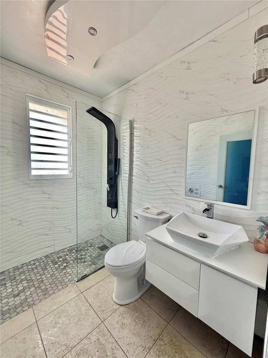 PR9111949 Property Photo